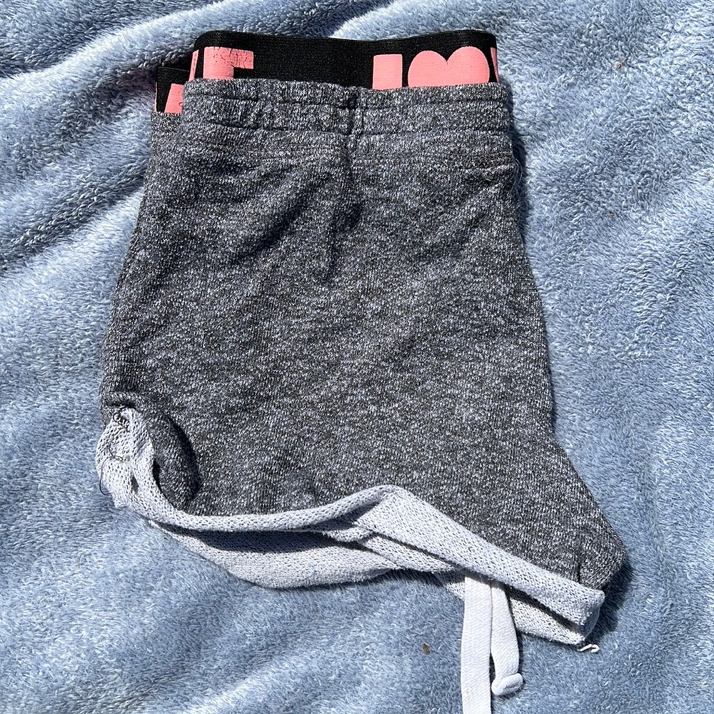 No Boundaries shorts